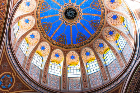 Куполът на еврейската синагога