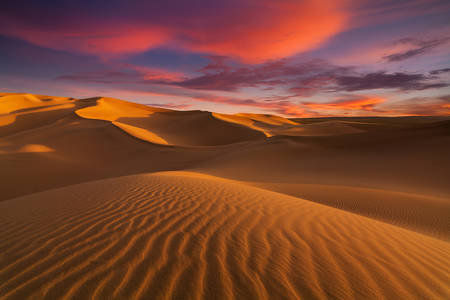 Západ slunce v poušti