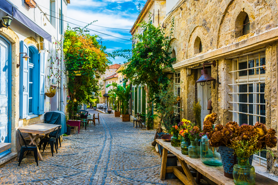 Kafe jalanan di Alacati