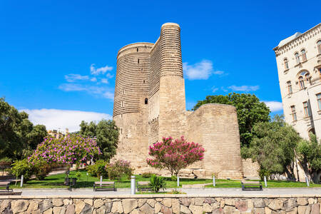 Моминската кула, Баку
