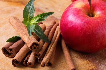 Cinnamon with apple