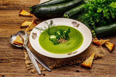 Zucchini-Cremesuppe