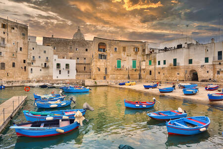 Boote in der Bucht von Monopoli