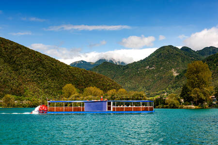 Steamboat on the lake