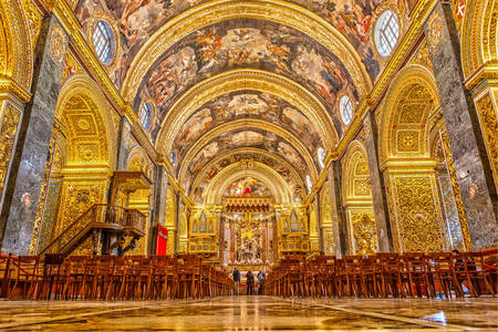 Interior de la Catedral de San Juan en Malta