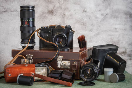 Vecchie macchine fotografiche e pellicole
