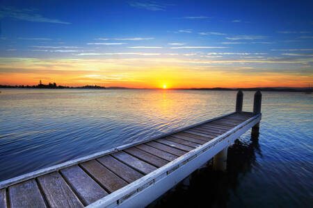 Apus de soare pe lacul Macquarie
