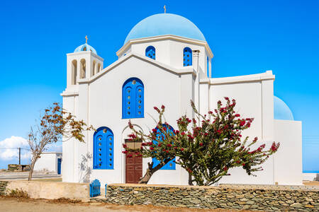 Iglesia en el pueblo de Ano Meria