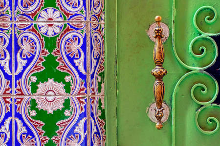 Drzwi z marokańskimi wzorami