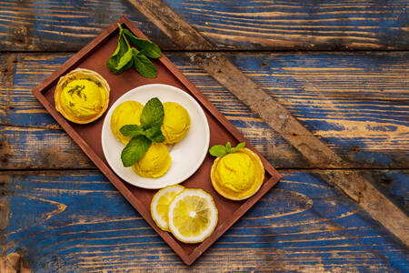 Gelato al limone e menta