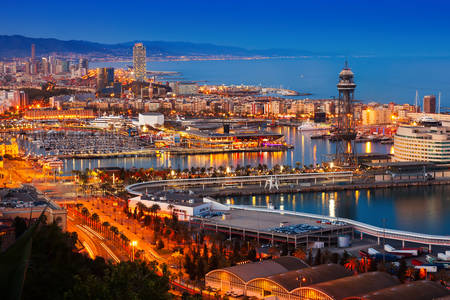 Wieczorny port w Barcelonie