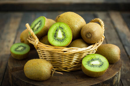 Kiwi dans un panier