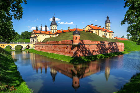 Palác a hradní komplex Nesvižský hrad