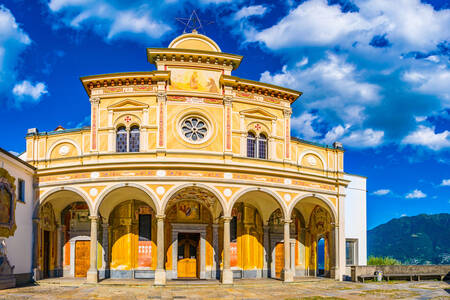 Gereja Madonna del Sasso di Orcelin