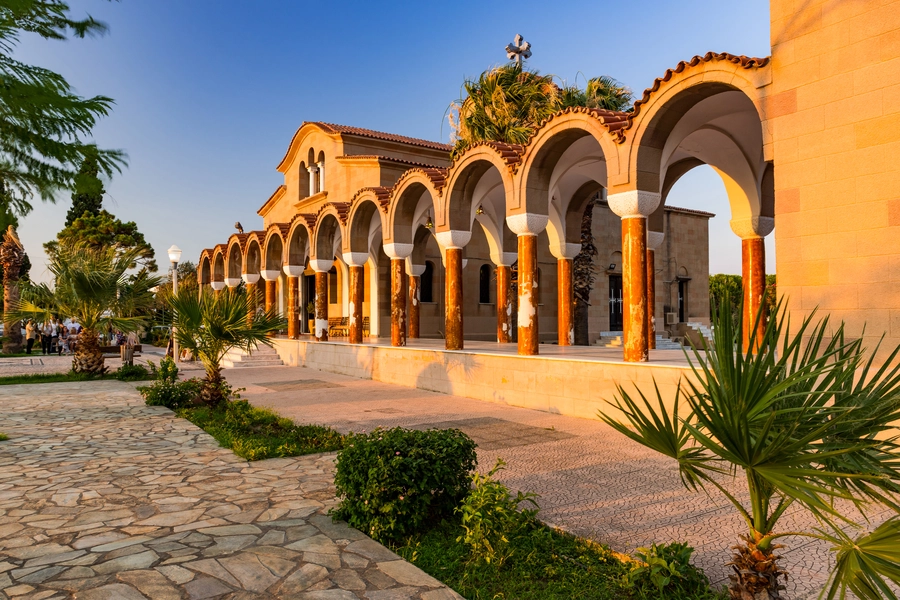 Iglesia de San Nektarios, Faliraki