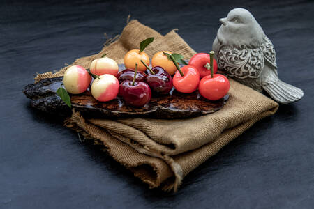 Postre tailandés en la mesa