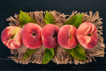 Flat Peaches