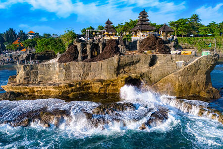 Littoral rocheux à Tanah Lot