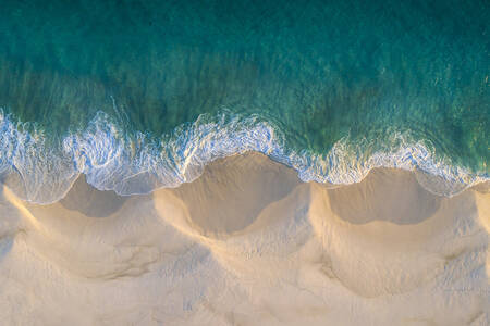 Vista desde arriba de la playa de arena