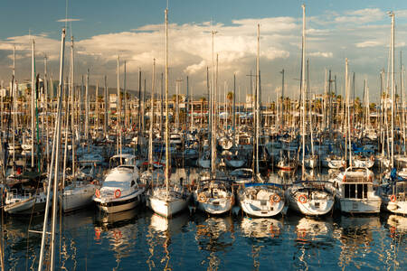 Veleiros na marina de Barcelona