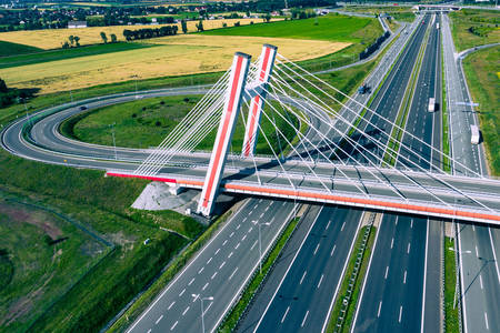 Въздушен изглед на въжен мост