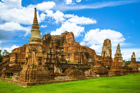 Ερείπια του ναού Phra Mahathat στην Ayutthaya