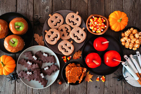 Halloween-Kekse und Süßigkeiten