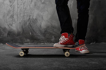 Momak na skateboardu