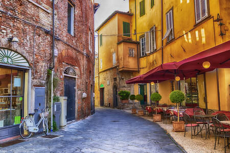 Lucca'nın eski sokakları