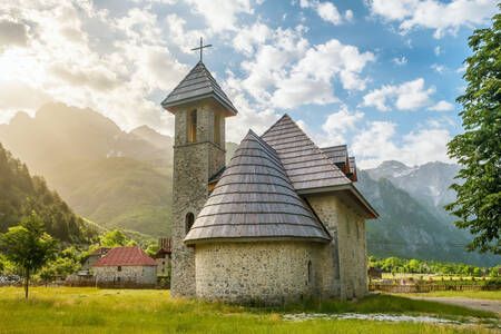 Kirche im Dorf Teth, Albanien