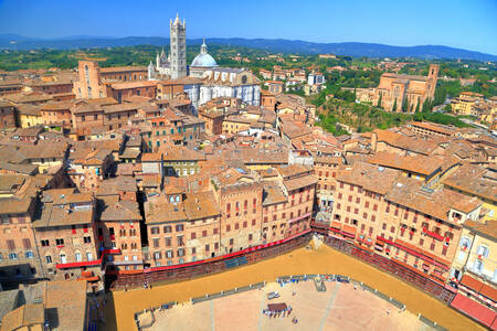 I vecchi quartieri di Siena