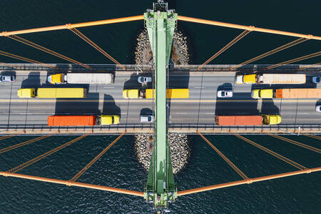 Vista superior del puente colgante