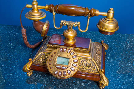 Starožitný telefon