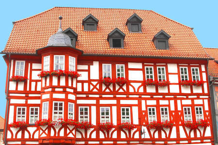 Kolorowy dom z muru pruskiego
