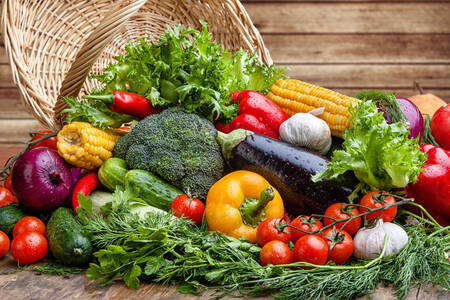 Verduras frescas, ensalada y hierbas