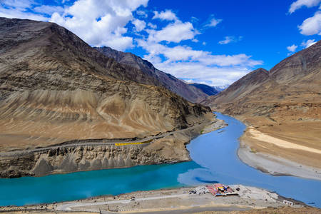 Zusammenfluss der Flüsse Indus und Zanskar