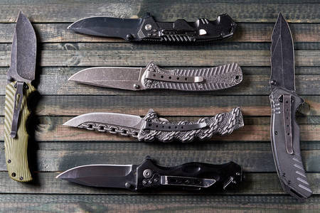 Collection de couteaux de chasse
