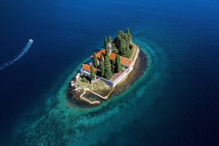 Ilha de São Jorge em Montenegro