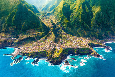 Vedere spre insula Madeira