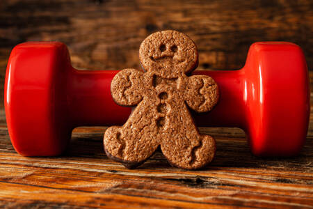 Kırmızı dambıl ve zencefilli kurabiye