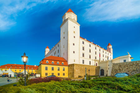 Братиславски замък