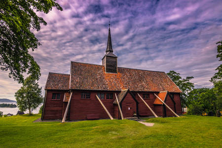 Drvena crkva u Kvernesu