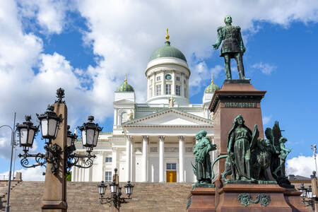 Helsinki Cathedral and monument to Alexander II