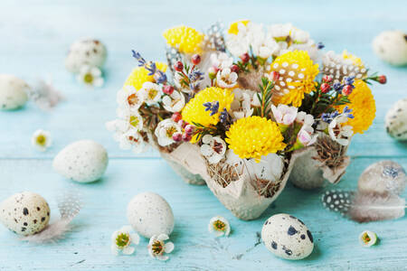 Ouă de prepeliță și flori