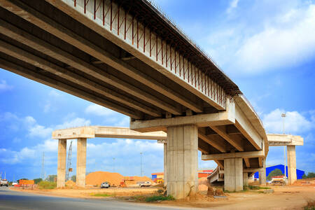 Gewapend betonnen brug