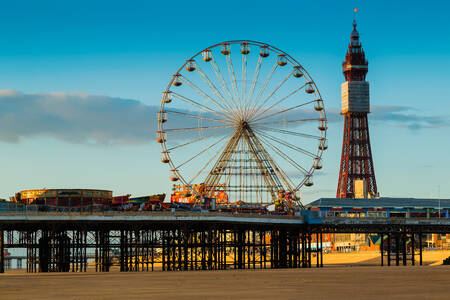 La Torre de Blackpool y la Noria en Blackpool
