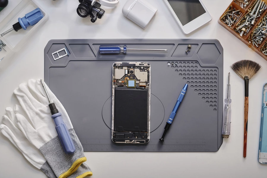 Outils pour réparer les smartphones