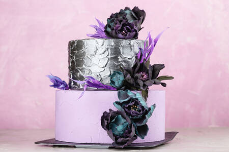 Γαμήλια τούρτα με λουλούδια