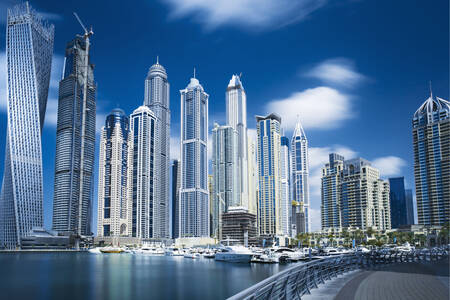 Arranha-céus luxuosos em Dubai