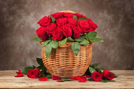 Rosas em uma cesta